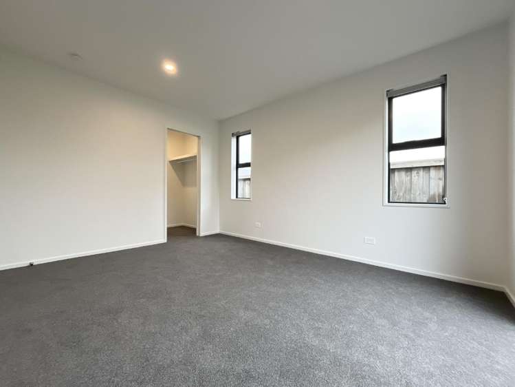 26 Accadia Drive 11103_11