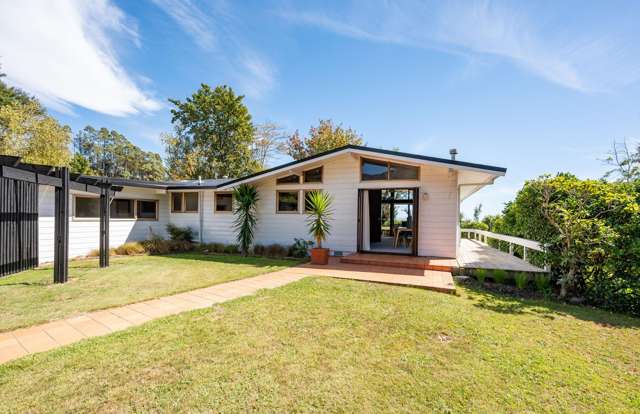 Private Paradise With Pool and Sleepout