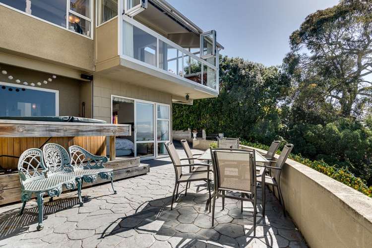 2/3 Lighthouse Road Bluff Hill_3