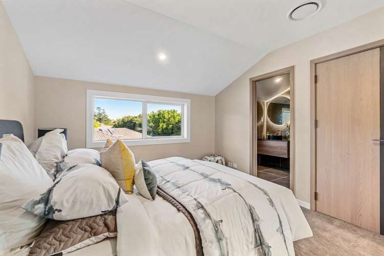 9C Olwyn Place Greenhithe_38