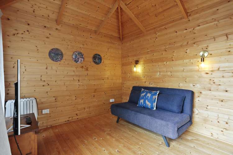 483a West Coast Road Glen Eden_12