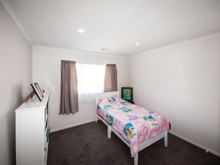 98 Amesbury Drive Churton Park_11