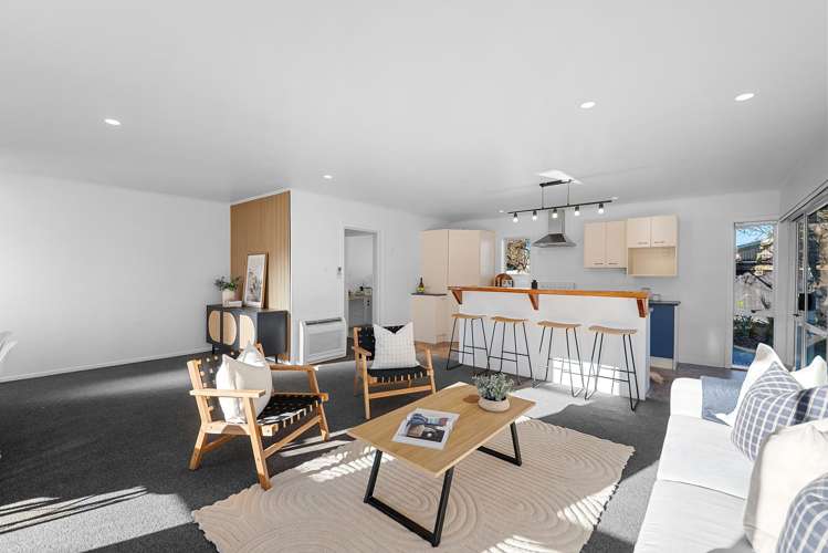 15 Denniston Crescent Redwood_2
