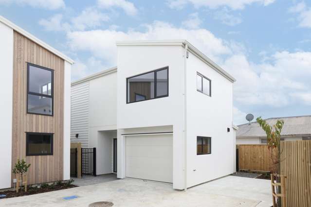 Fresh on the Market: Modern Upper Hutt Living!
