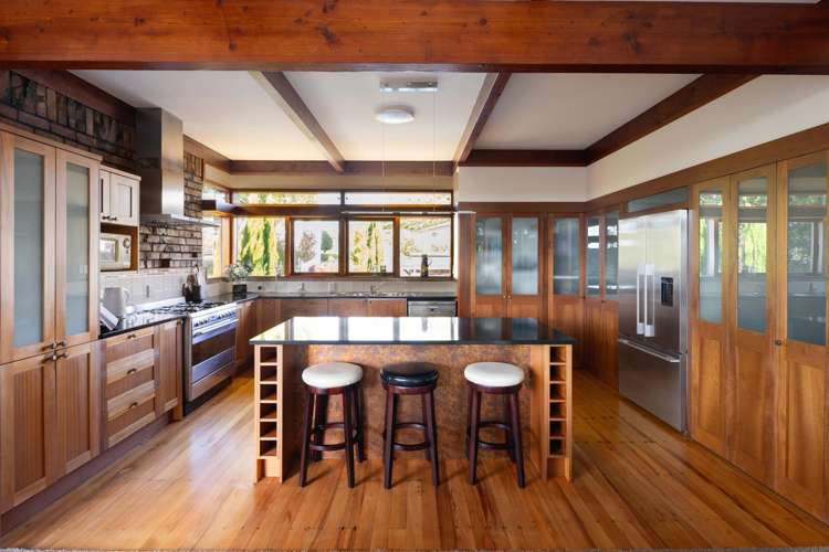 945 River Road Queenwood_7