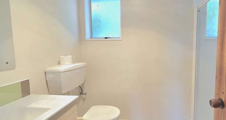 3A Spruce Grove Ranui Heights_12