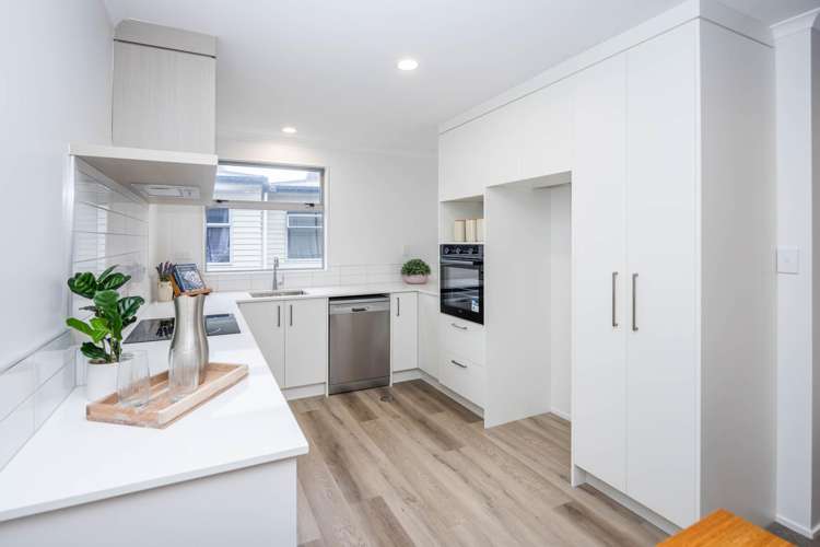 2/11 Beatty Street Melville_1