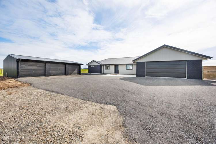 234 Sandon Road Feilding_23