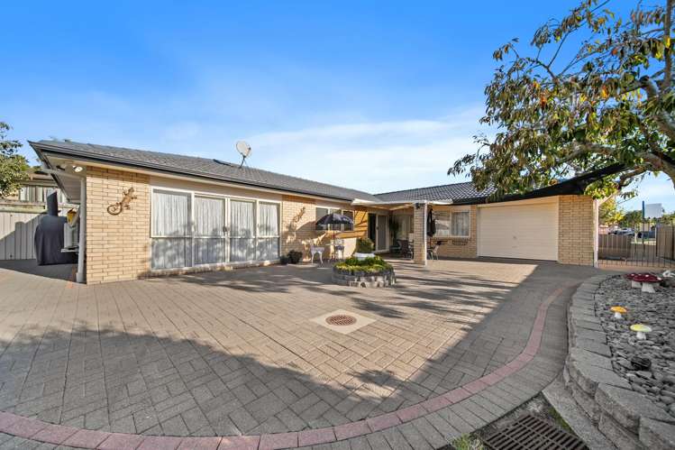 17 Flora Place Wattle Downs_39
