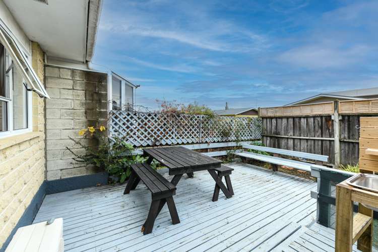 2/7 Hereford Street Stoke_11