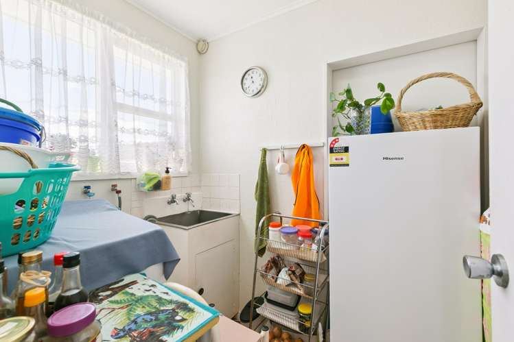 24 Turriff Crescent Tawa_13