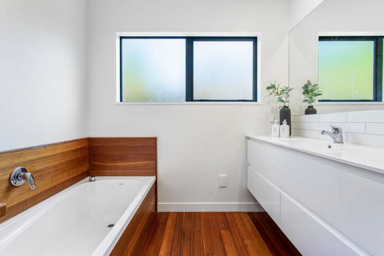 33a Luplau Crescent Cockle Bay_26