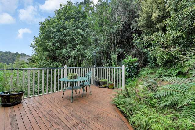 Secluded Location - Close To Town !