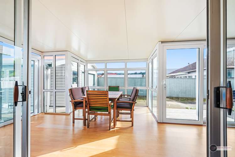 18 Holyoake Crescent Avalon_11