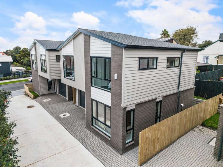 18A & 18B Range View Road_1