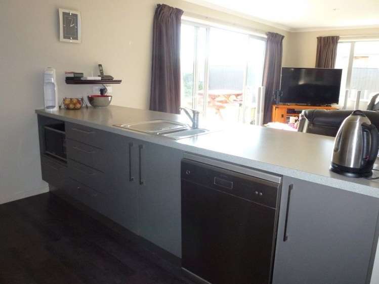 148 Coulson Road Paroa_8