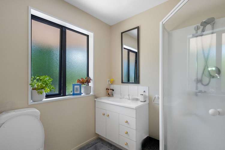 10 Shearwater Drive Woolston_13