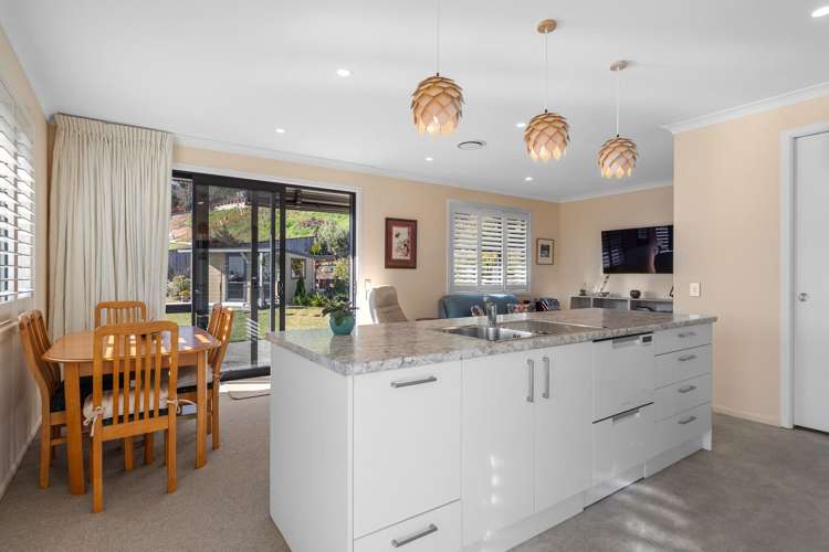 221 The Ridgeway Stoke_12