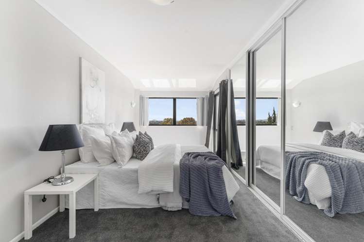 2/2 Monde Place Clover Park_3