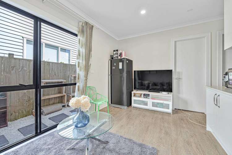 46 Donegal Park Drive Flat Bush_25