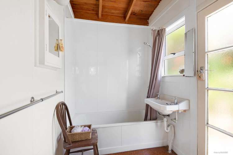 15 Moureeses Bay Road Whananaki_12