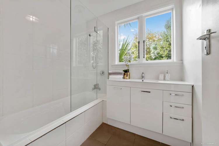 20 Golf Road New Lynn_15