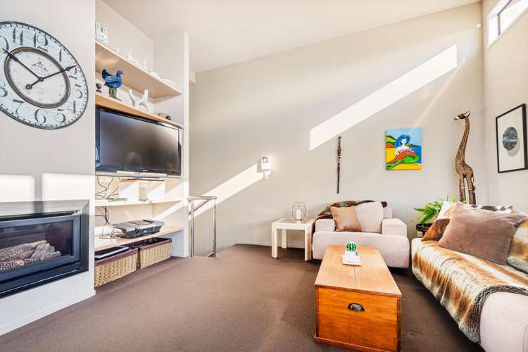 40/73 South Highway - Sovereign Pier Whitianga_8