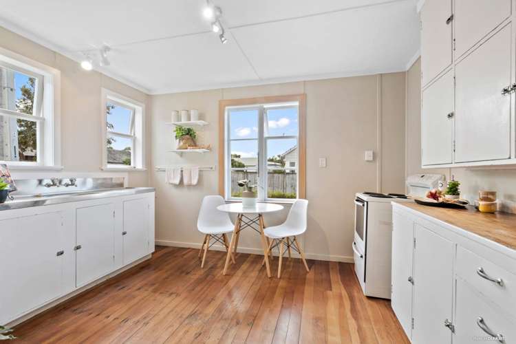 21 Fairfax Avenue Northcote_8