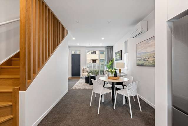 2/30 Pirie Street Mount Victoria_1
