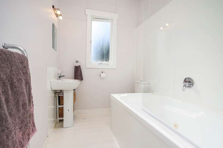 135b Rosier Road Glen Eden_13