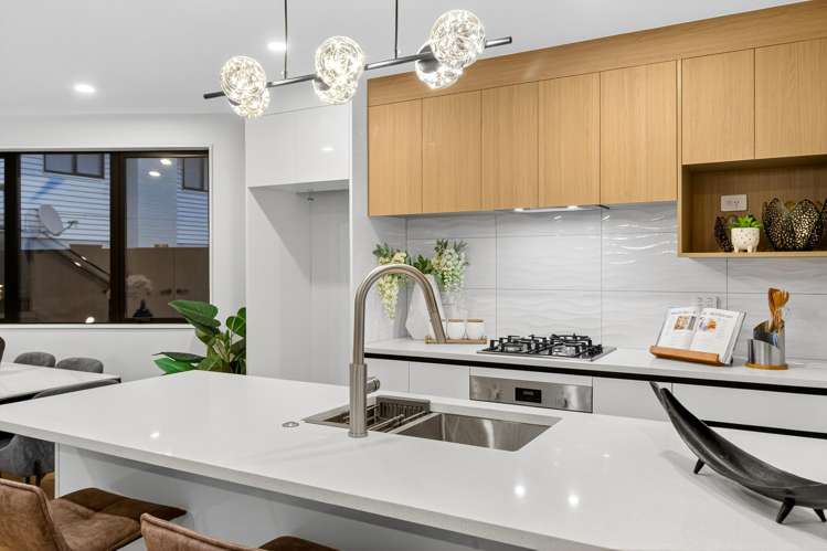 121D Vodanovich Road Te Atatu South_11