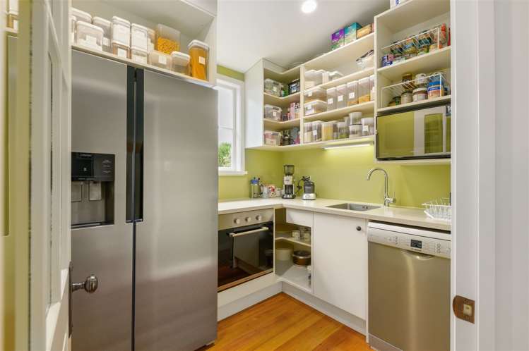 134 River Road Hamilton East_10