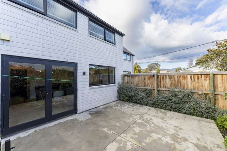 2/17 Hornbrook Street Waltham_6