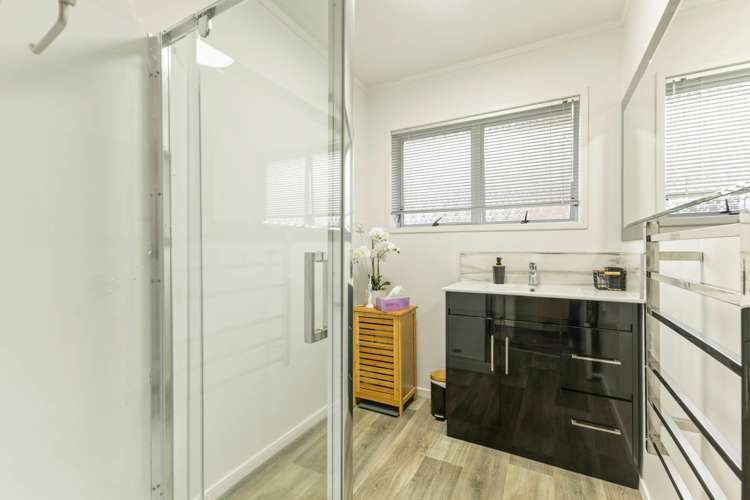 98 Dalwhinnie Parade Highland Park_10