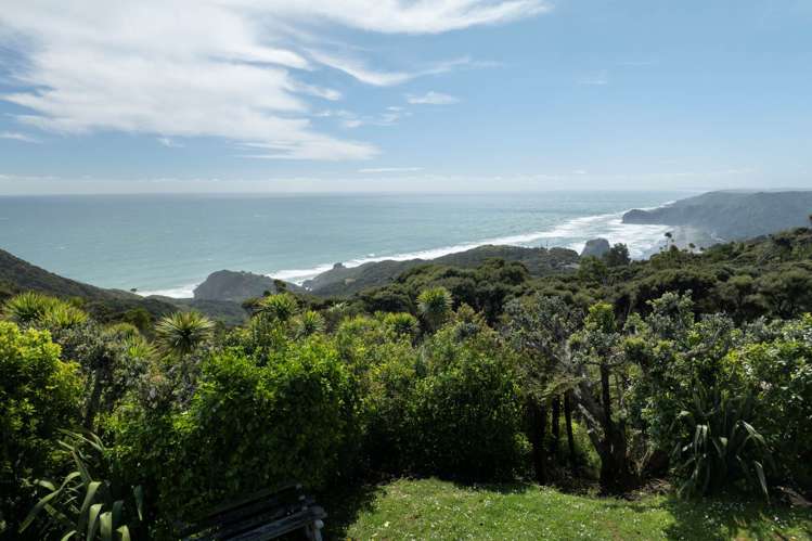 21 Te Ahuahu Road Piha_18