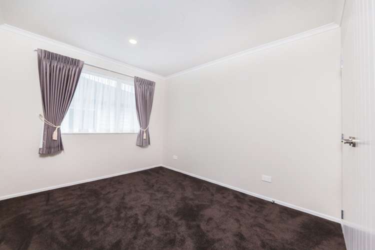 35 Rosewell Crescent Flat Bush_21