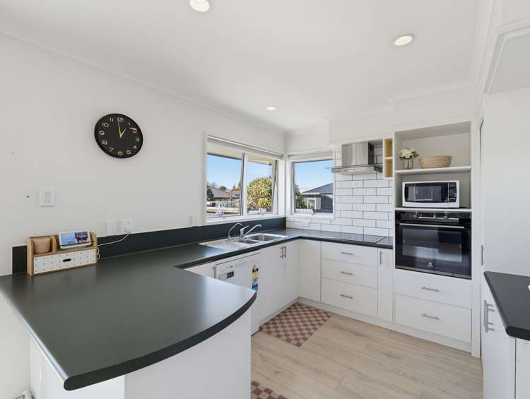 8 Woodham Drive_1