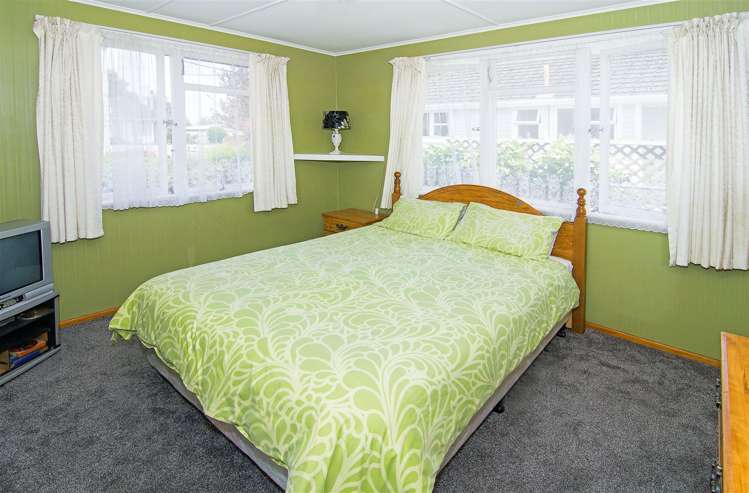 5 Surrey Street Solway_9