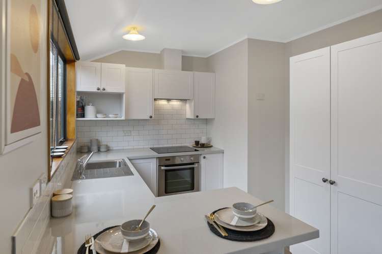 1 Vining Crescent Stoke_9