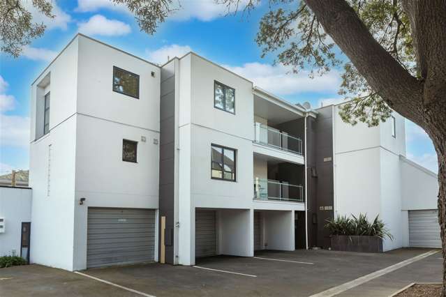 2/65 Carlton Mill Road Merivale_1