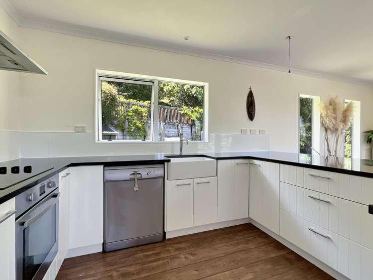 1377E Manawahe Road Manawahe_13