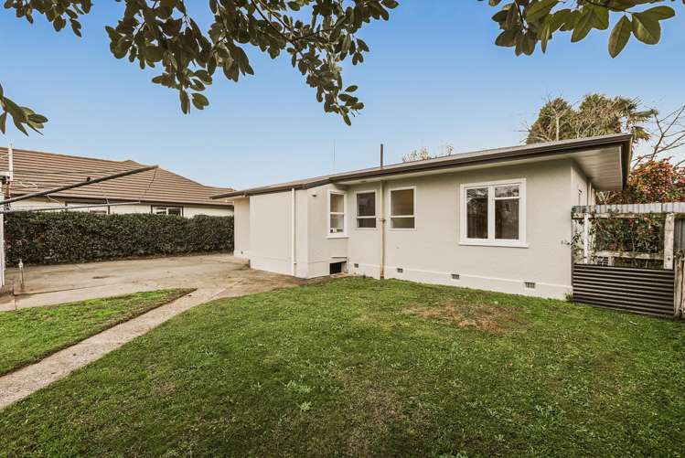 809 Maitland Crescent Mayfair_17