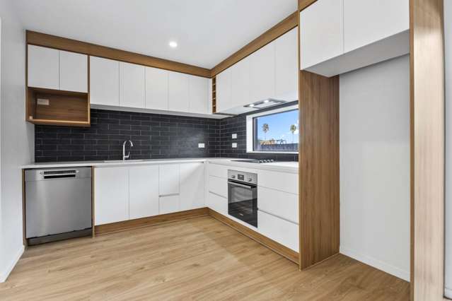 18D Pirangi Street Pt England_1