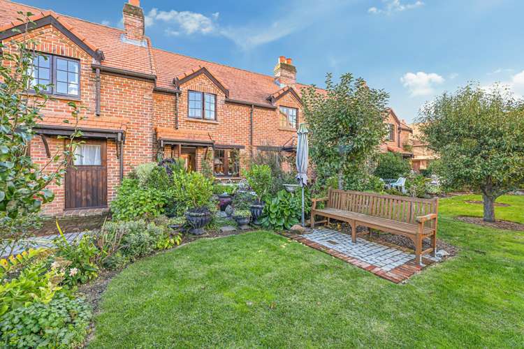 4/6 Quiet Woman Way Monaco_1