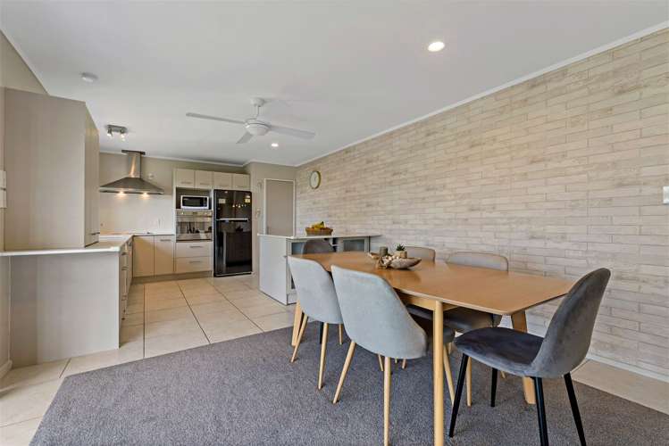 2/160 Stapleford Crescent Browns Bay_9