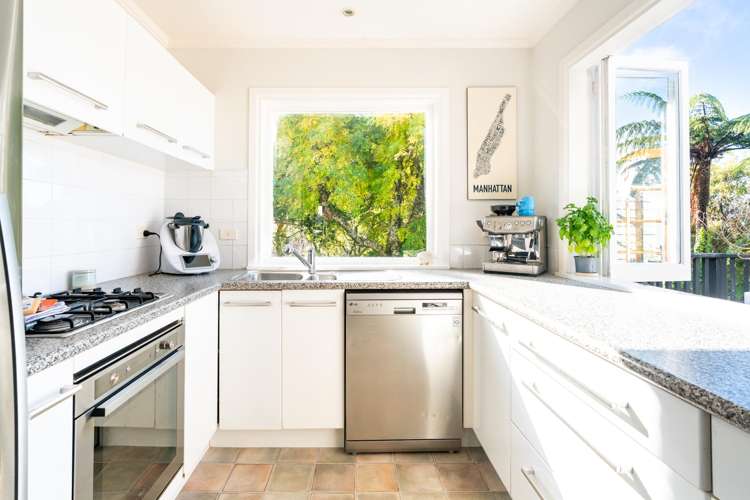 21 Waikare Street Karori_5