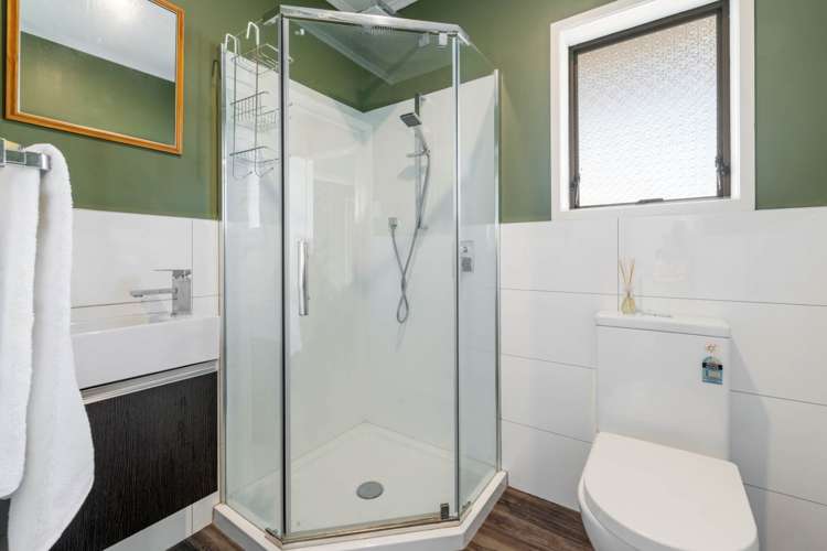 66 Saint Annes Crescent Wattle Downs_23