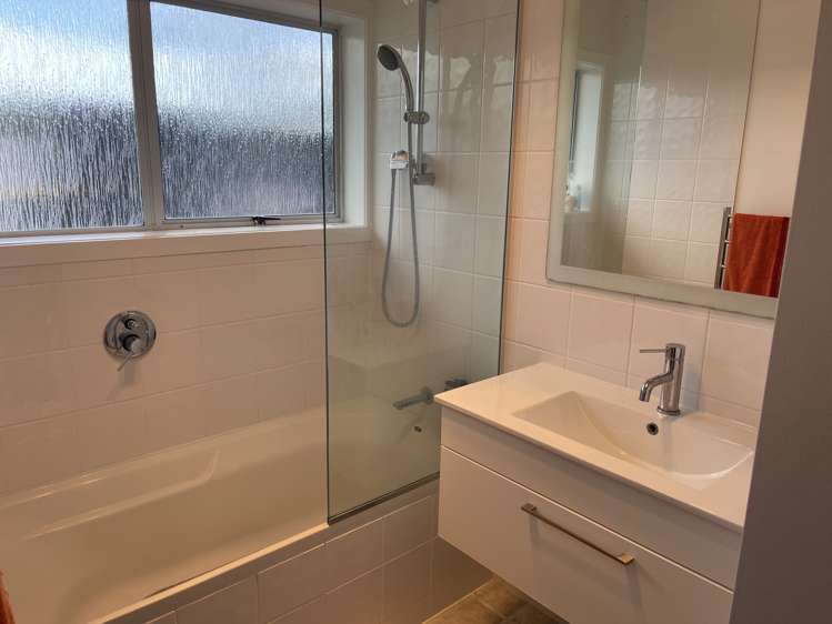 1/83 Centreway Road Orewa_5