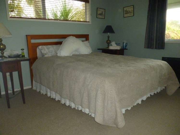 67 Motu Road Kumeu_10