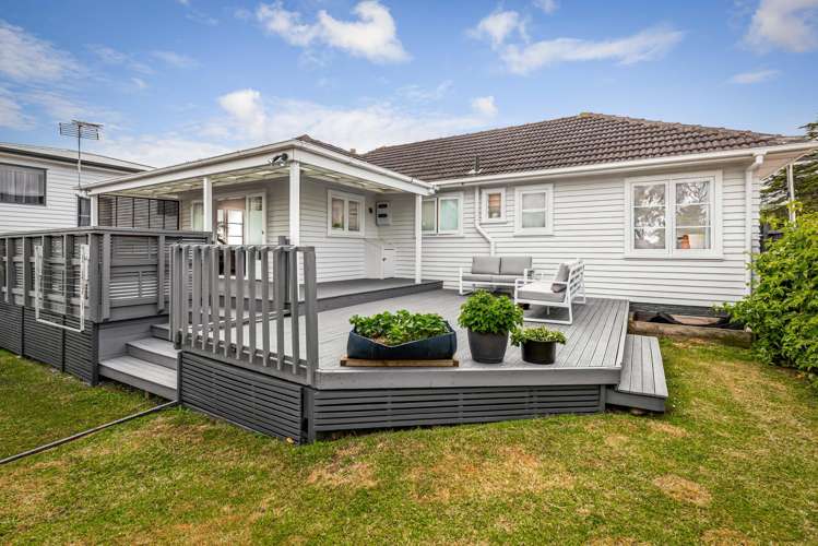 51 Matipo Road Te Atatu Peninsula_1